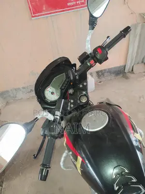 Bajaj Pulsar 150 . 2025