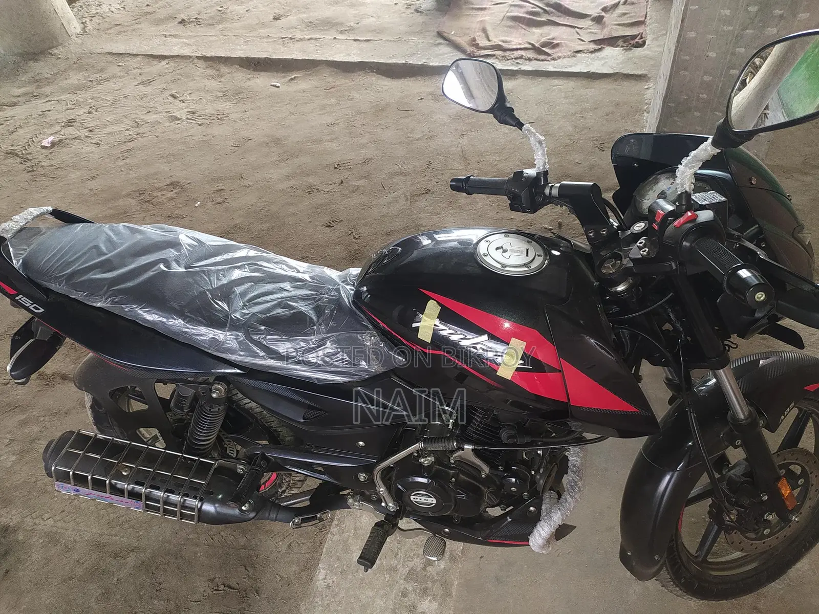 Bajaj Pulsar 150 . 2025
