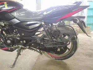 Bajaj Pulsar 150 . 2025