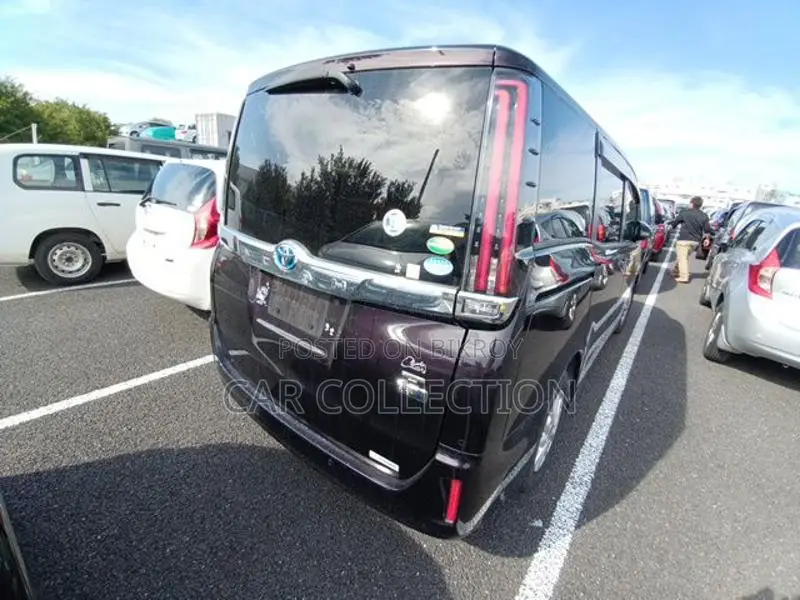 Toyota Noah G Hybrid Black 2021