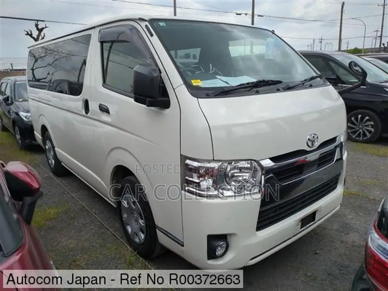 Toyota Hiace GL Pearl 2020