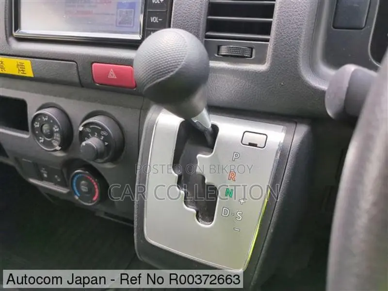 Toyota Hiace GL Pearl 2020