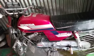 Bajaj CT 100 . 1998