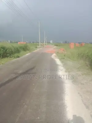 BASHUNDHARA N EXTATION CORNER 33 KATHA PLOT FOR SALE