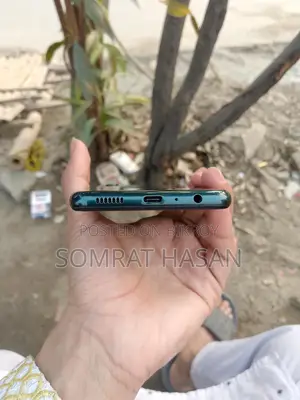 Samsung Galaxy A04 . (Used)