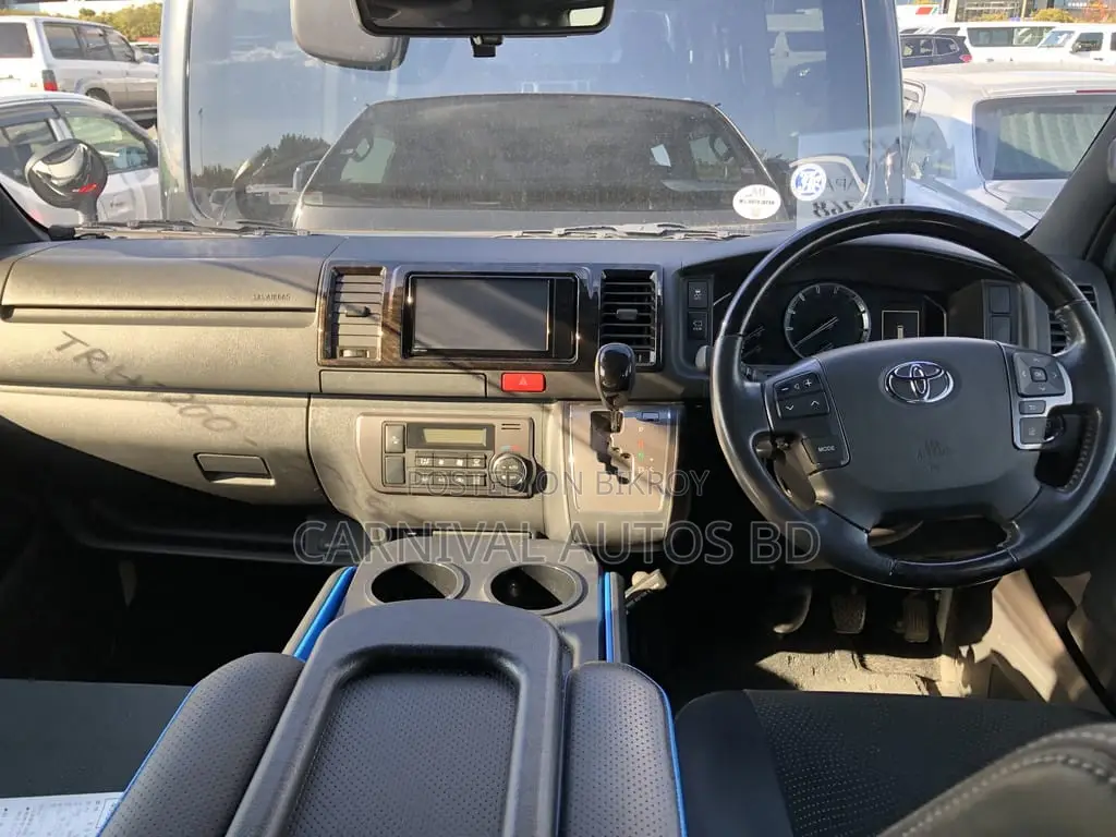 Toyota Hiace SUPER GL DARK PRIME 2020