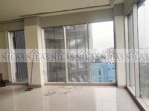 ধানমন্ডিতে ৮৫০০ বর্গফুটের আধুনিক বাণিজ্যিক স্পেস ভাড়ার জন্য