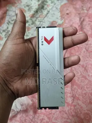 ৮জিবি ডিডিআর ৪ ৩২০০মেগাহার্টজ র‍্যাম