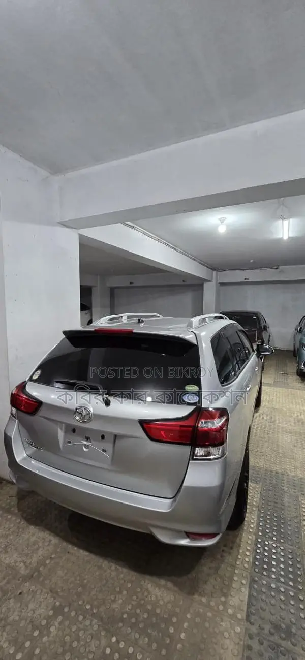 Toyota Fielder on text 2018