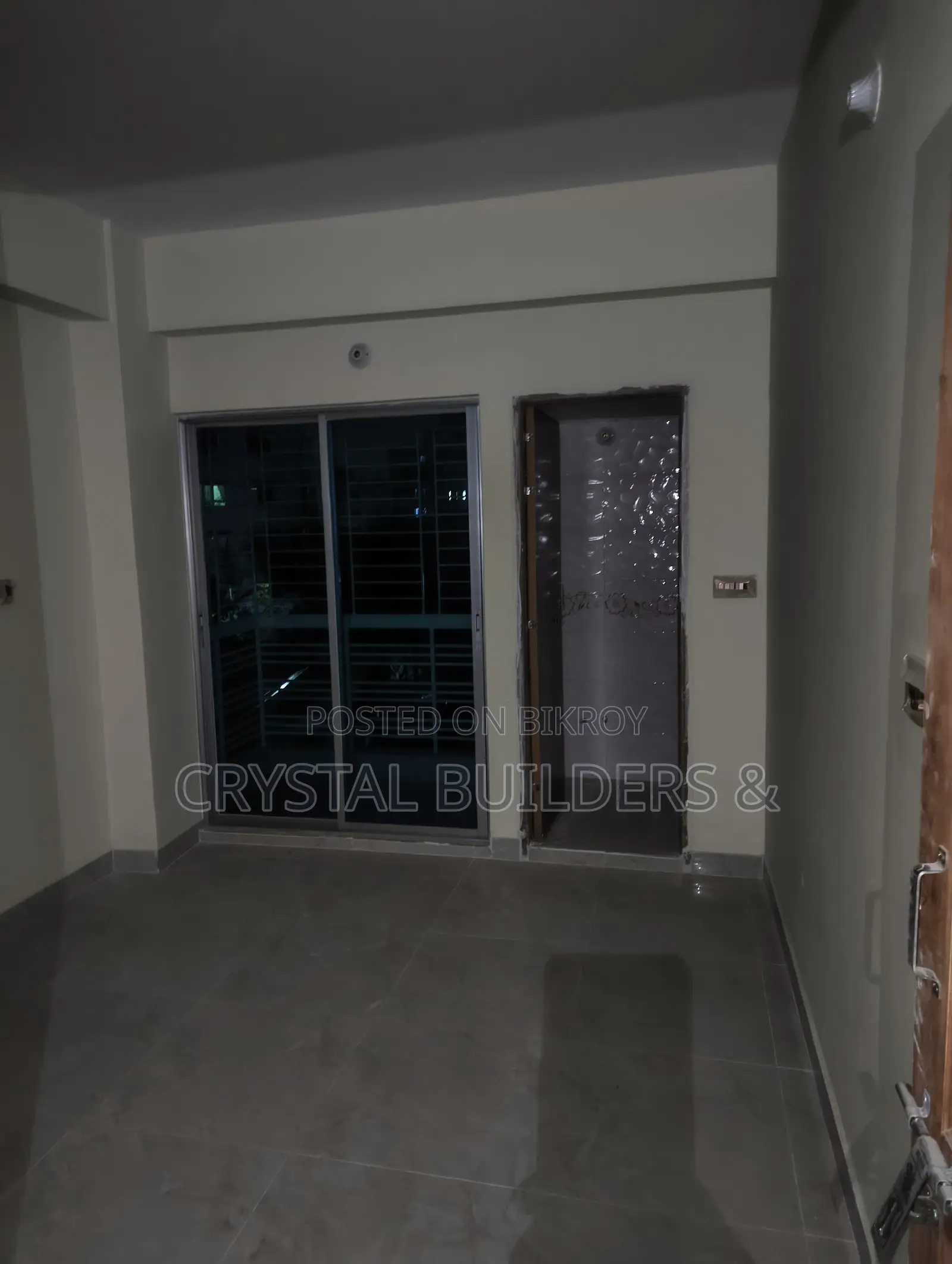 Ready flat for sale under the open sky at your address.