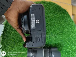 Canon 1300D with 75-300 zoom lens, like new condition