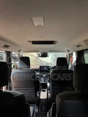 Toyota Noah HYBRID 62000KM 2022