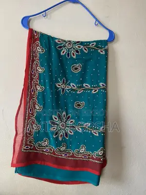 শাড়ি বিক্রির জন্য