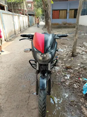 Bajaj Pulsar 150 . 2014