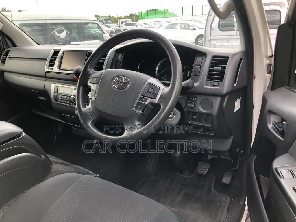 Toyota Hiace Super GL Key Pearl 2020