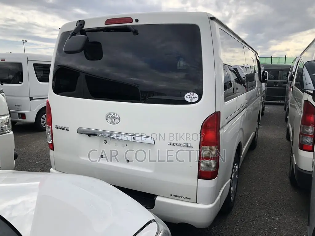 Toyota Hiace Super GL Key Pearl 2020