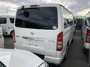 Toyota Hiace Super GL Key Pearl 2020