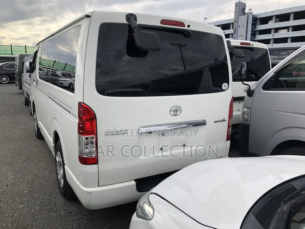 Toyota Hiace Super GL Key Pearl 2020