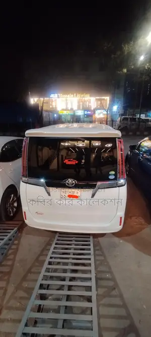 Toyota Esquire push start 2019
