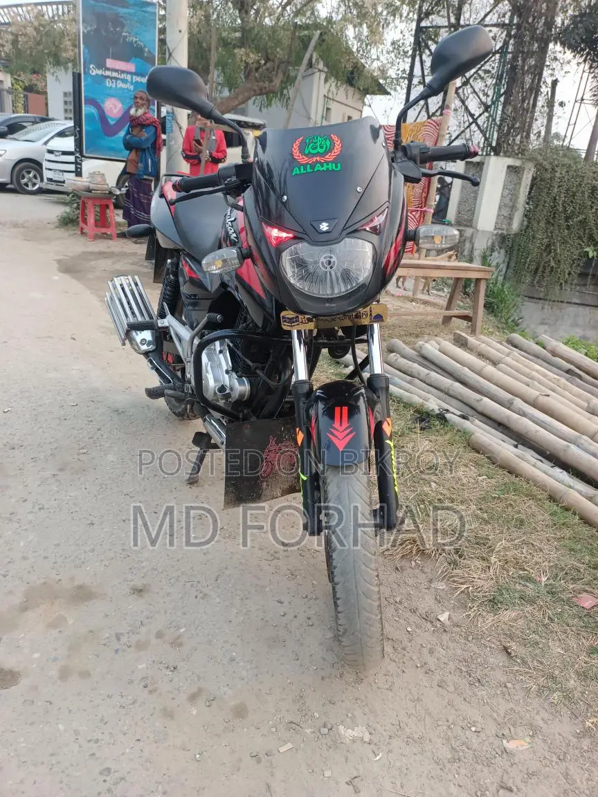 Bajaj Pulsar 150 . 2012