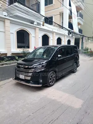 হাইব্রিড নোয়াহ ভাড়ার জন্য