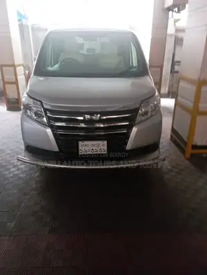 হাইব্রিড নোয়াহ ভাড়ার জন্য