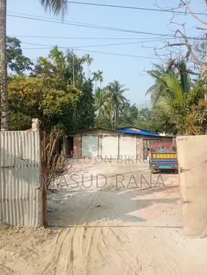 Kashipur 6 Mile. Beside Dhaka-Barisal Main Road. Great for a Garage.