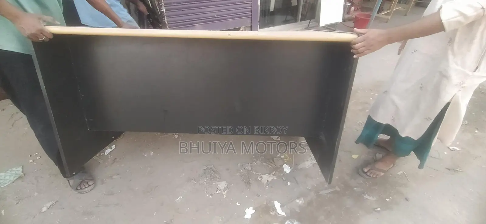 টেবিল বিক্রি হবে