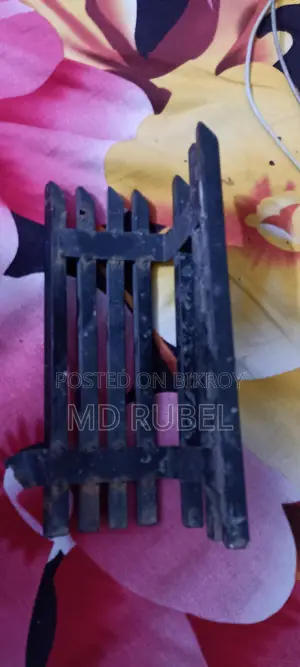 বাইকের দুইটা পাদানি একটা টিভিএস আর ইয়ামাহা