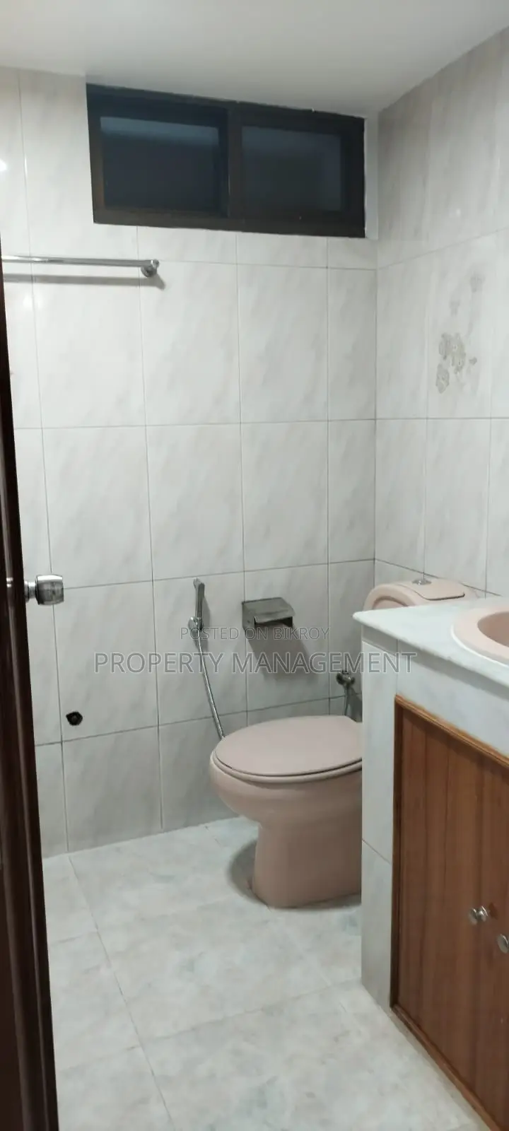 2400Sqft unfurnished Apartment Rent 3Bed 4Bath Banani Nice View