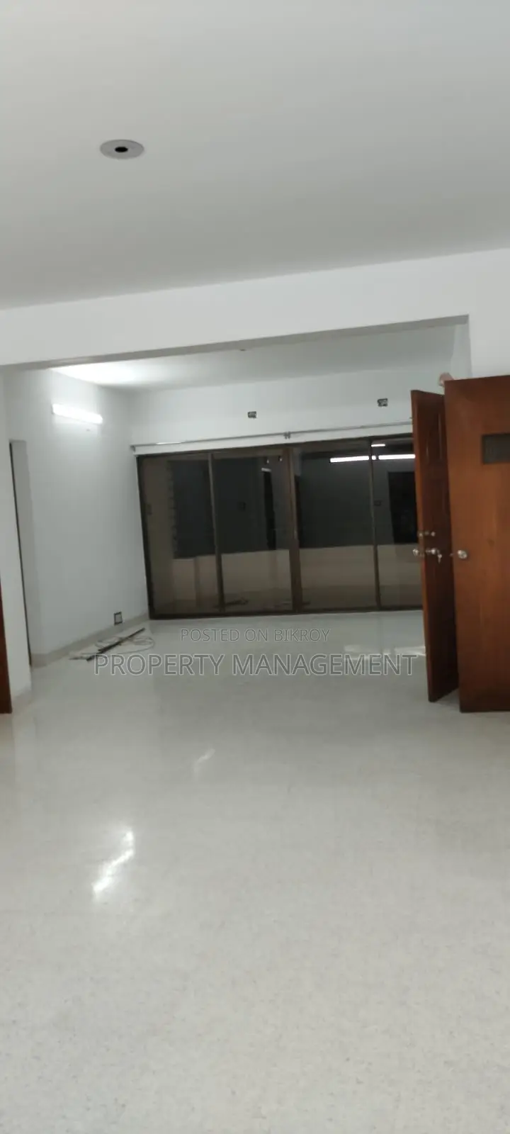 2400Sqft unfurnished Apartment Rent 3Bed 4Bath Banani Nice View