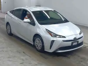 Toyota Prius S PKG 2021