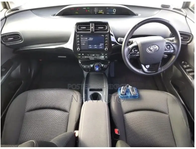 Toyota Prius S PKG 2021