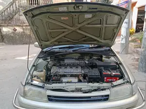 Toyota Carina . 1994