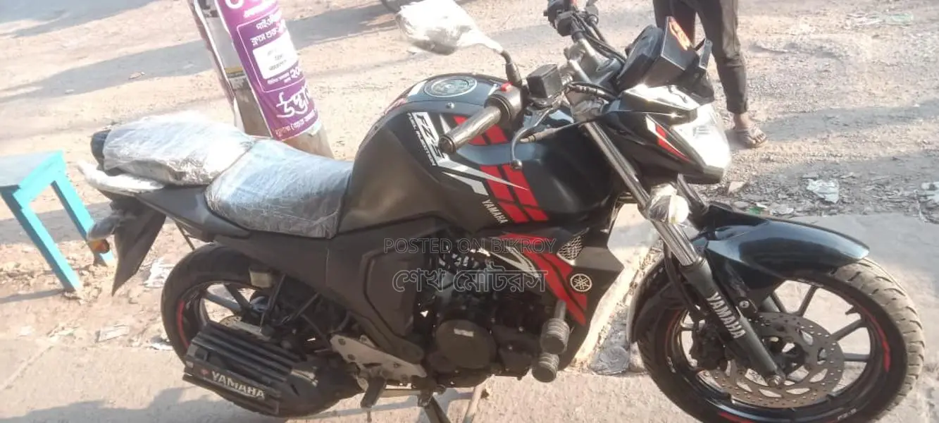 Yamaha FZS V2 Black 2025