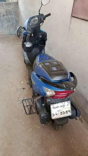 Runner Skooty . 2021