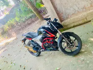 TVS Apache RTR 160 . 2024