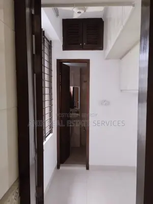 বনানীতে ভালো মানের ৩ বেডরুমের আনফার্নিশড ফ্ল্যাট ভাড়া