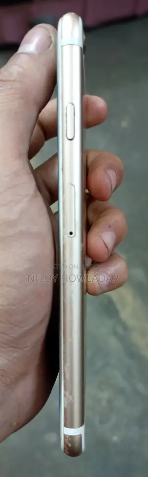 Apple iPhone 6S . (Used)