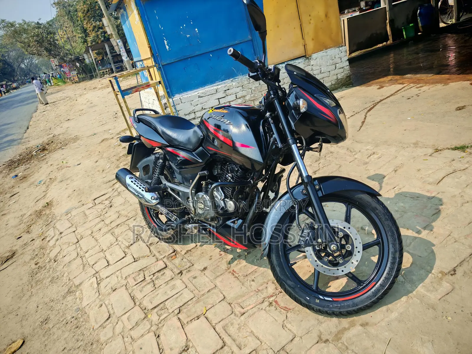 Bajaj Pulsar 150 . 2020