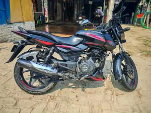 Bajaj Pulsar 150 . 2020