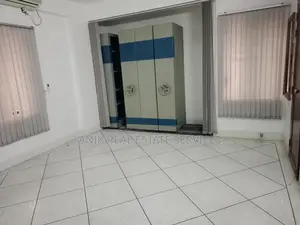 গুলশানে ২২০০ বর্গফুট সেমি ফার্নিশড অফিস স্পেস ভাড়া