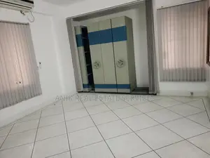 গুলশানে ২২০০ বর্গফুট সেমি ফার্নিশড অফিস স্পেস ভাড়া