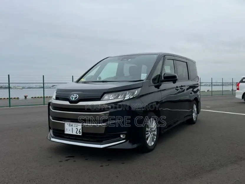 Toyota Noah SG HYB 4 POINT 2022