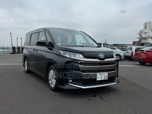 Toyota Noah SG HYB 4 POINT 2022