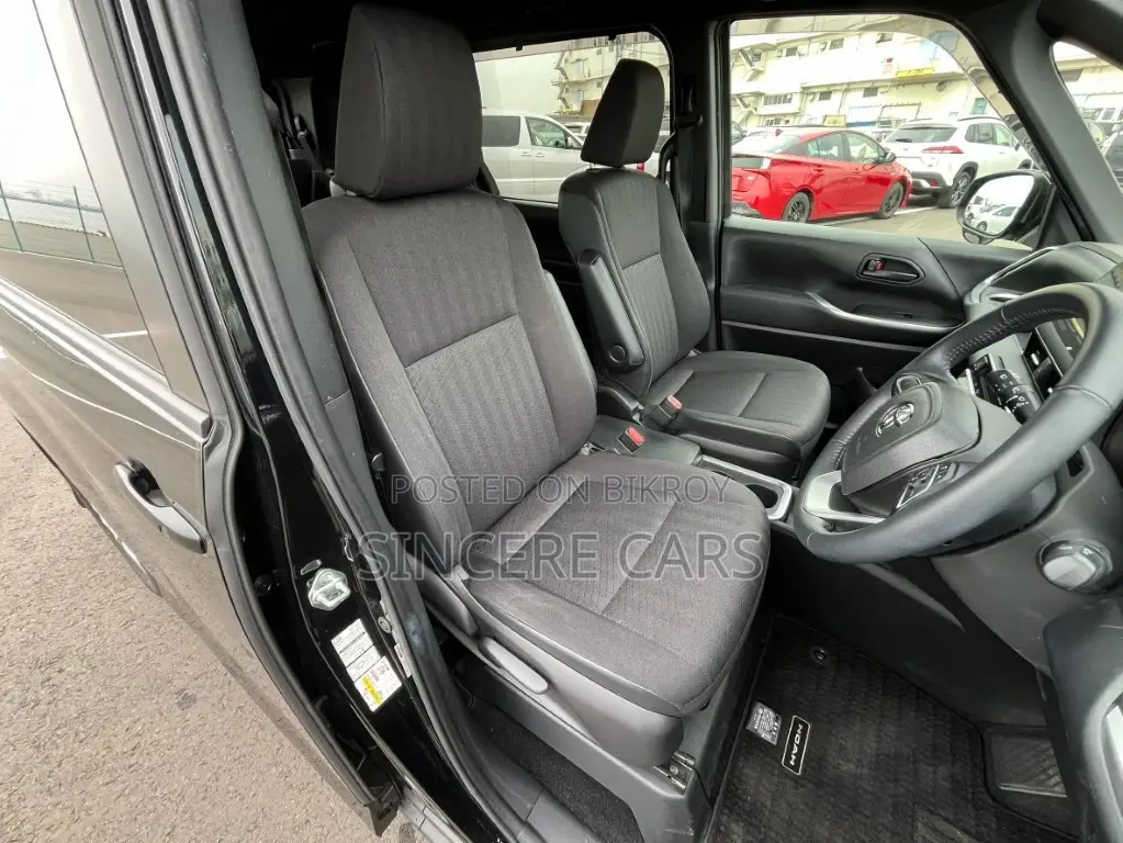 Toyota Noah SG HYB 4 POINT 2022