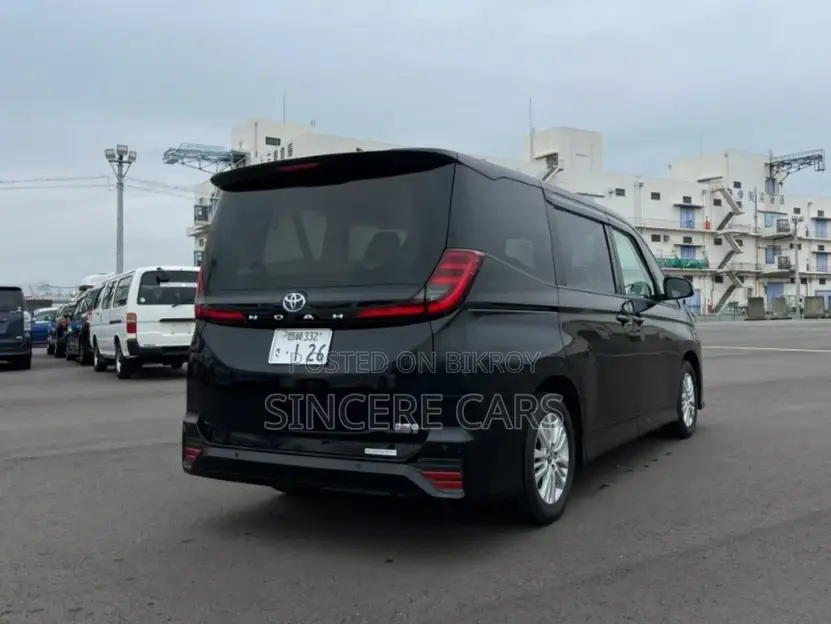 Toyota Noah SG HYB 4 POINT 2022