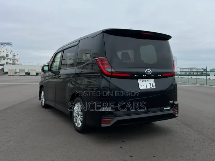 Toyota Noah SG HYB 4 POINT 2022
