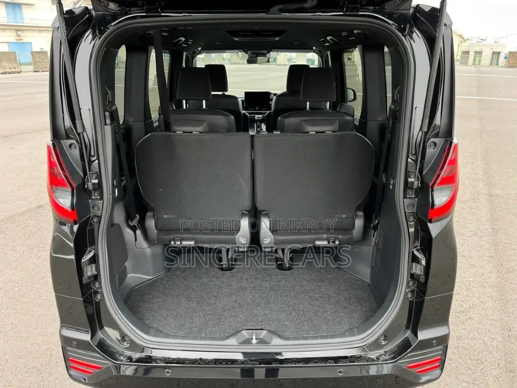 Toyota Noah SG HYB 4 POINT 2022