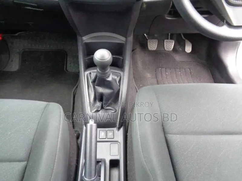 Toyota Axio EX PACKAGE 2020